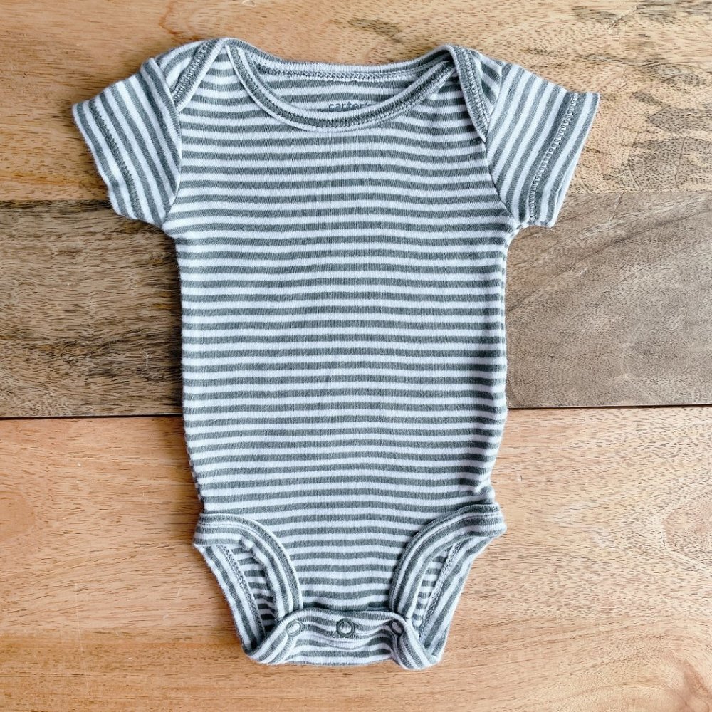 $2 Carter's baby bodysuit NB unisex grey stripe